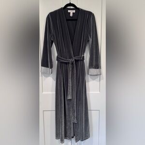 Oscar de la Renta Elegant Gray Velvet Robe size S Womens